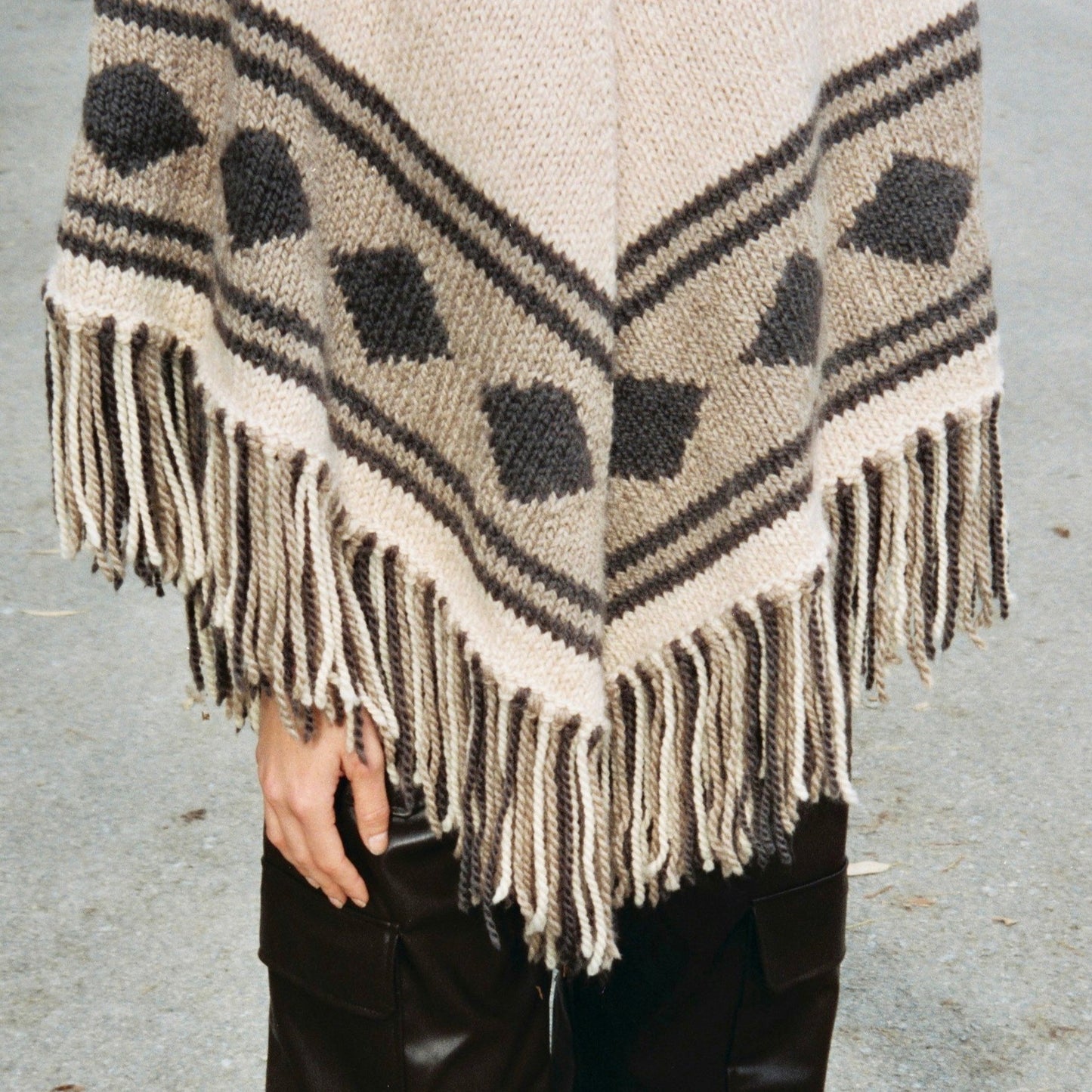 0123/001 EASTWOOD PONCHO