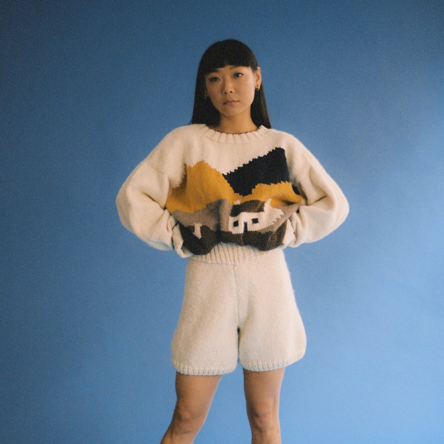 PANCHING BONE SHORTS