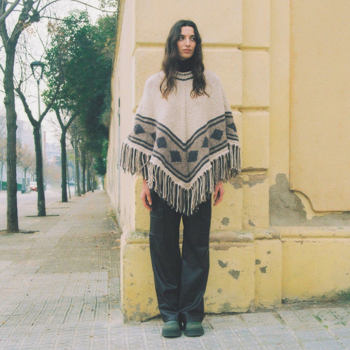 0123/001 EASTWOOD PONCHO